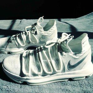 Men's Size 9.5 - Nike Kevin Durant 'KD10' Flyknit